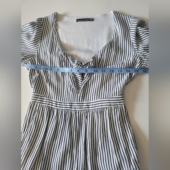 Abercrombie and Fitch Striped Tie Front Romper Size XXSP - Picture 5 of 9